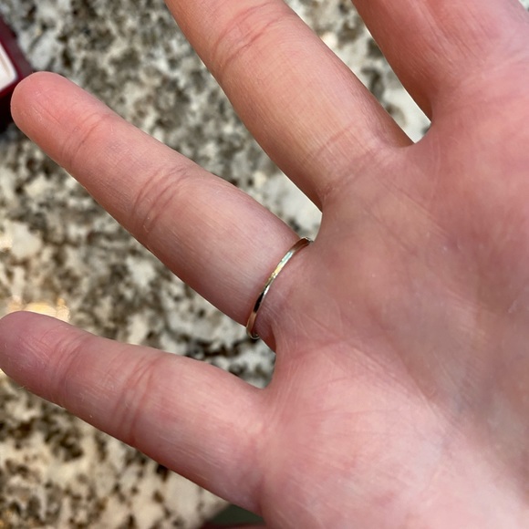 10k Diamond swirl band genuine earth mined Diamond ring modern design - Picture 9 of 9